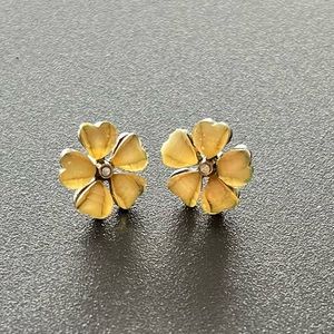 Flower earrings